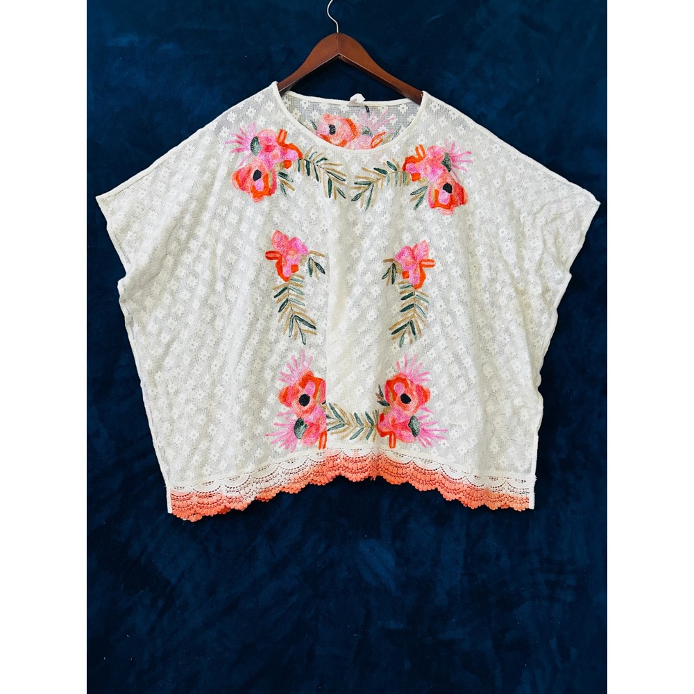 Anthropologie Akemi + Kin Floral Embroidered Top Size L Boho Sheer Scallop Hem